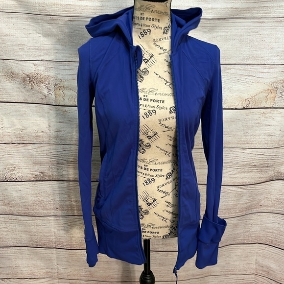 Lululemon Daily Practice Jacket Hood Sapphire Blue Size 4 Thumbholes Zip Pockets - Picture 13 of 14